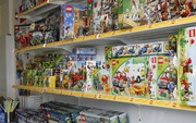 Unser Shop bietet fast alles: 1,2 Mio alte und neue Legosteine und Figuren
